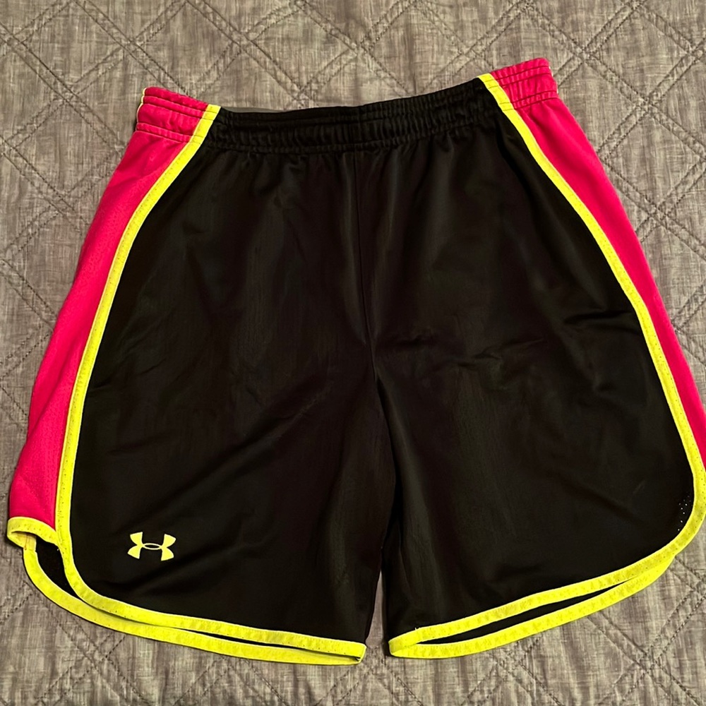 Under Armour running shorts 🏃‍♀️